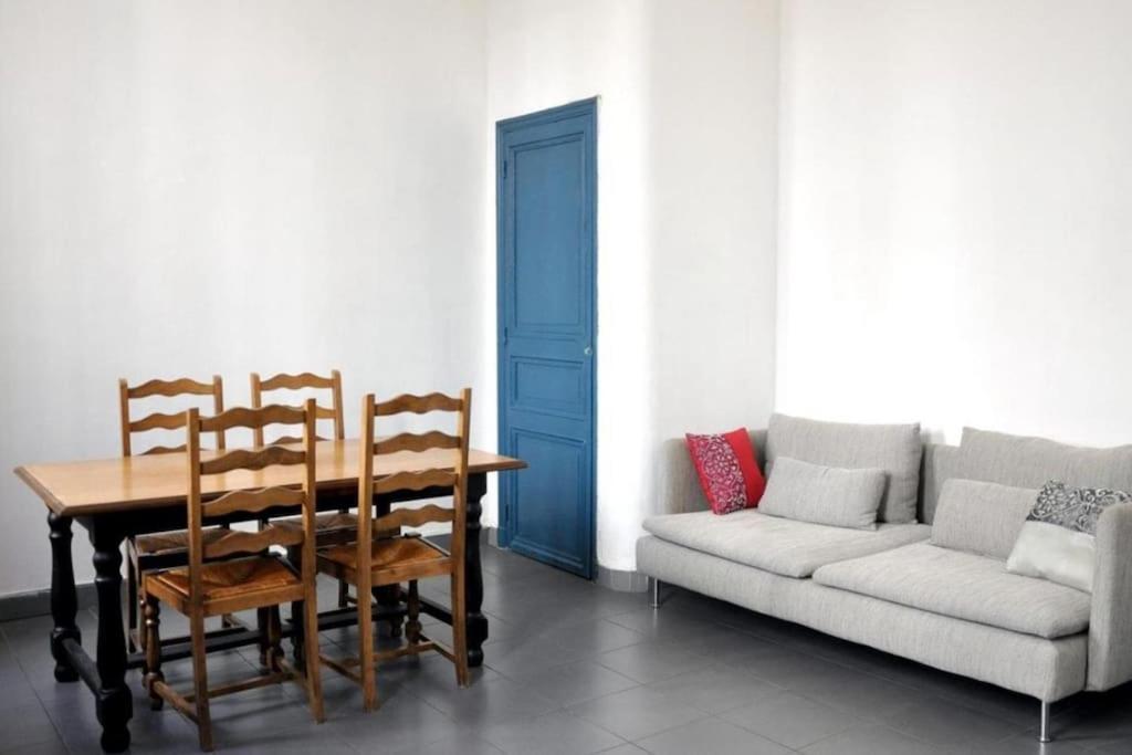 Spacieux T4 Avec Cours Privee Appartamento *