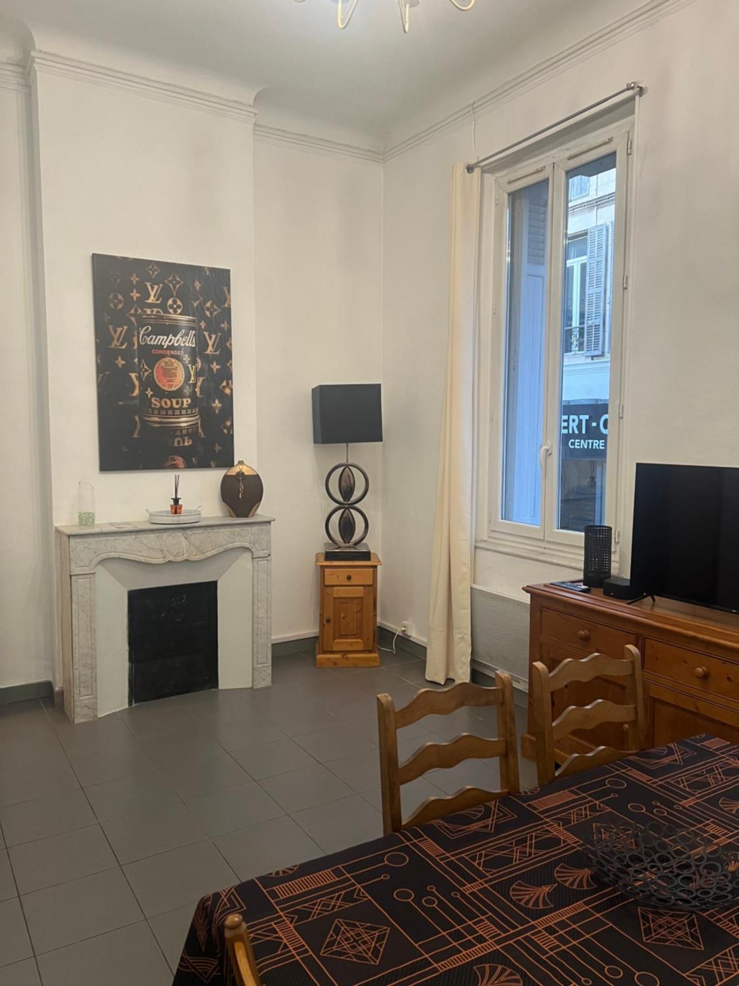 Spacieux T4 Avec Cours Privee Marseille